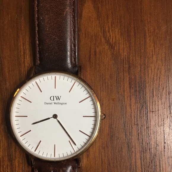 Daniel Wellington Watch- Rose Gold - Picture 2 of 4